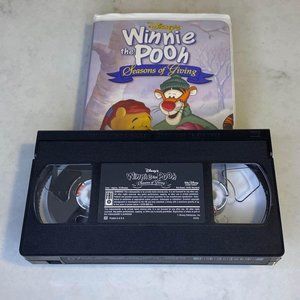 Winnie the Pooh: Seasons of Giving. (1999 -VHS) Walt Disney Clamshell